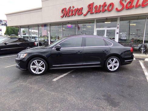 Used 2016 Volkswagen Passat 1.8T S FWD image 2