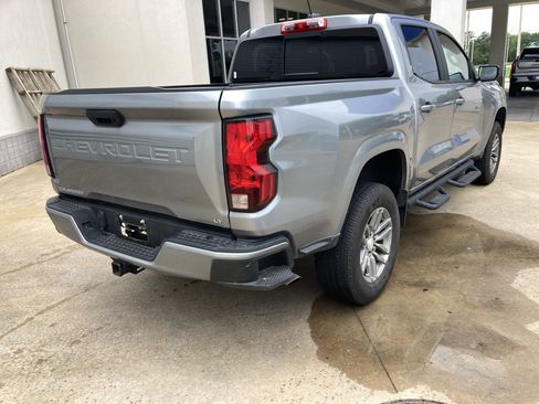 Used 2024 Chevrolet Colorado LT w/ LT Convenience Package RWD image 2
