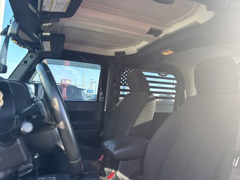 Used 2017 Jeep Wrangler Sport S w/ Quick Order Package 24S image 10