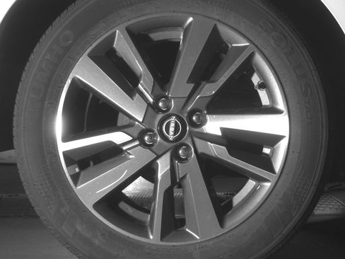 Used 2025 Nissan Versa SV image 15