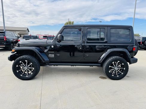 Used 2021 Jeep Wrangler Unlimited Sahara image 29