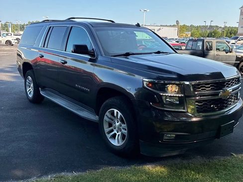 Used 2015 Chevrolet Suburban LT AWD/4WD image 3