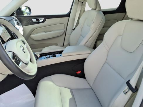 Used 2024 Volvo XC60 B5 Plus AWD/4WD image 10