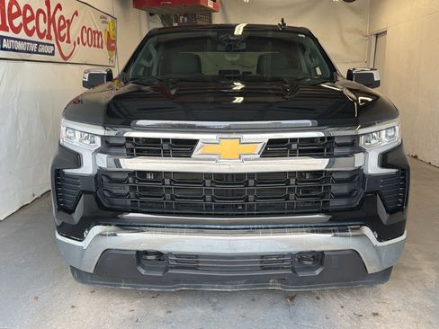 Used 2025 Chevrolet Silverado 1500 LT image 3