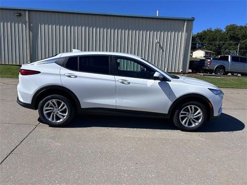 New 2026 Buick Envista Preferred w/ Convenience I Package image 2