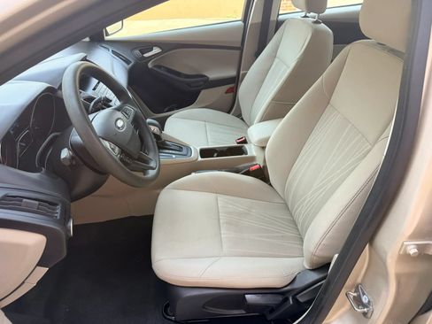 Used 2017 Ford Focus SE FWD image 18