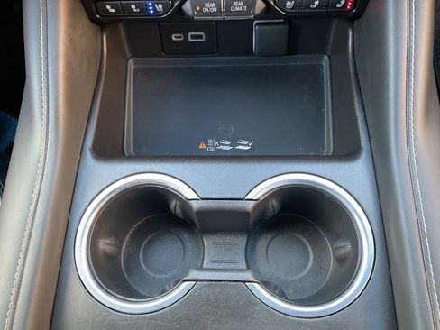 Used 2021 GMC Yukon XL SLT image 18