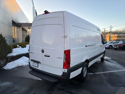 Used 2021 Mercedes-Benz Sprinter 2500 image 6
