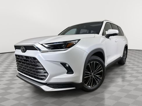 Used 2025 Toyota Grand Highlander AWD Hybrid image 1