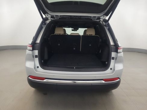 Used 2022 Jeep Grand Cherokee Limited 4xe w/ Luxury Tech Group II image 29