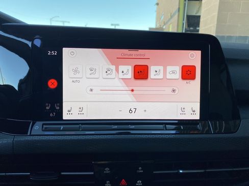 Used 2022 Volkswagen GTI SE image 39