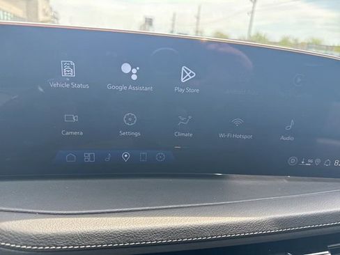 Certified 2025 Cadillac XT4 Premium Luxury AWD/4WD image 9