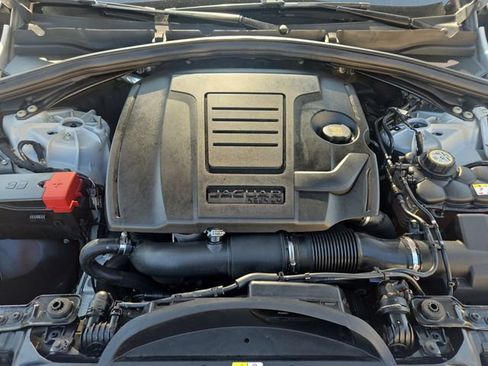 Used 2019 Jaguar F-PACE Portfolio AWD/4WD image 35