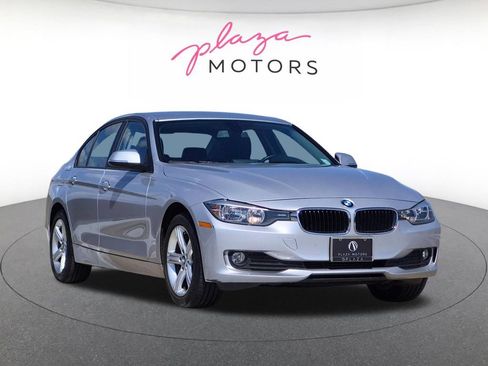 Used 2015 BMW 320i xDrive Sedan AWD/4WD image 3