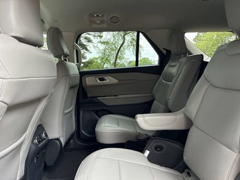 Used 2026 Ford Explorer Active w/ Active Comfort Package RWD image 26