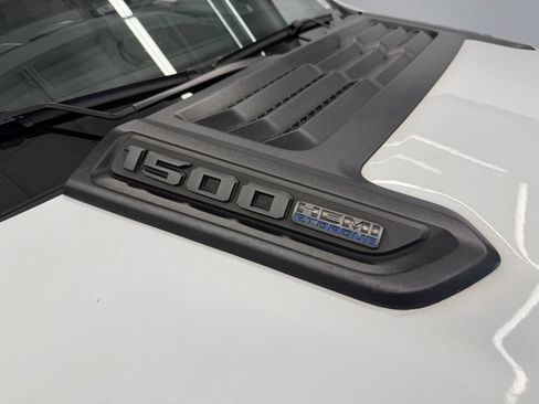 Used 2023 RAM 1500 Laramie AWD/4WD image 9