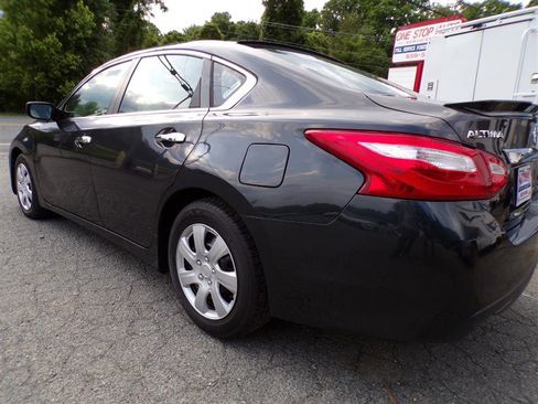 Used 2016 Nissan Altima 2.5 S w/ Power Driver Seat Package FWD image 9