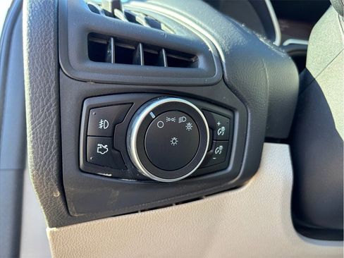 Used 2016 Ford Focus SE w/ SE Sport Package image 24