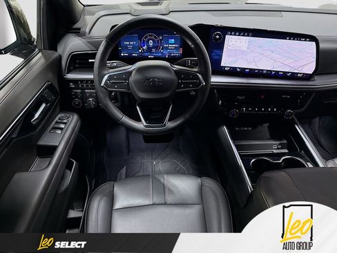 Used 2026 Chevrolet Suburban RST w/ Comfort Package AWD/4WD image 24