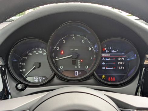 Certified 2026 Porsche Macan AWD/4WD image 16