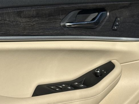 New 2025 Jeep Grand Cherokee Limited w/ Luxury Tech Group II RWD image 13