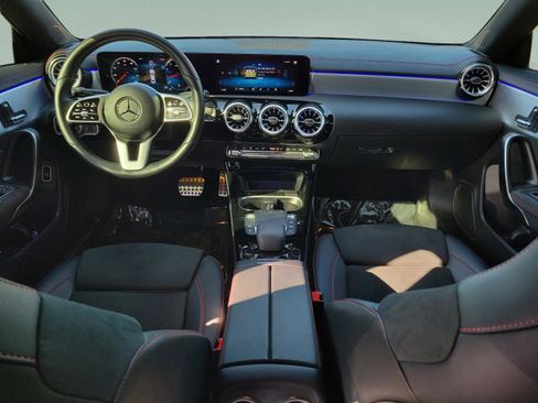 Used 2022 Mercedes-Benz CLA 250 image 10