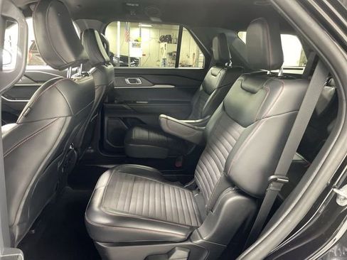 Used 2025 Ford Explorer ST-Line AWD/4WD image 23