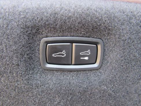 Used 2022 Porsche Taycan 4S image 26