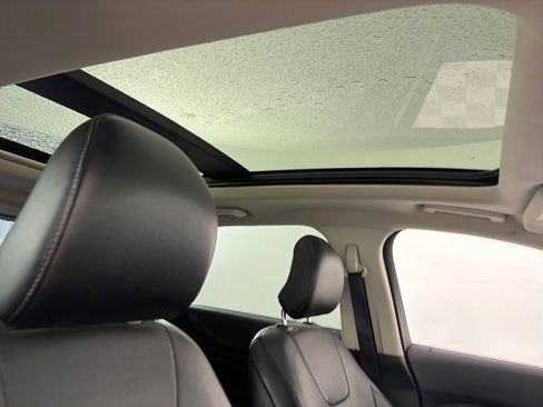 Used 2018 Ford Edge Titanium w/ Equipment Group 301A AWD/4WD image 32