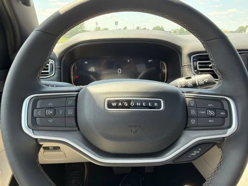 Used 2025 Jeep Wagoneer Series II AWD/4WD image 7