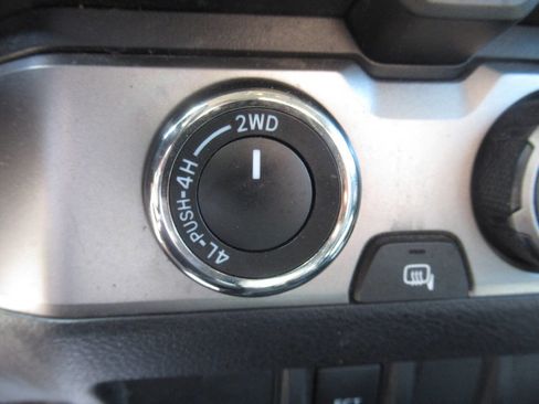 Used 2022 Toyota Tacoma SR AWD/4WD image 28