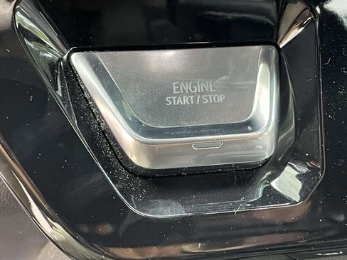 Used 2025 GMC Sierra 1500 AT4 w/ AT4 Premium Package image 21