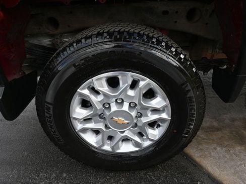 Used 2022 Chevrolet Silverado 2500 LT AWD/4WD image 12