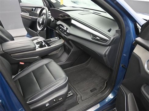 Certified 2025 Buick Enclave Avenir w/ Super Cruise Package image 19