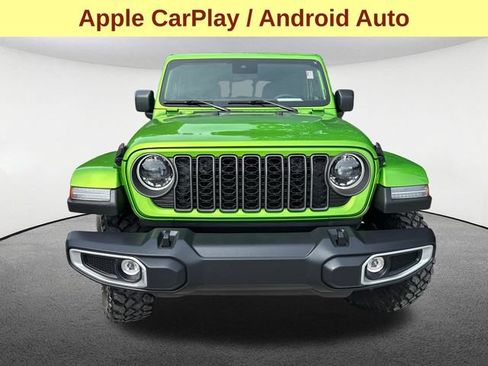 Used 2025 Jeep Gladiator Sport AWD/4WD image 4