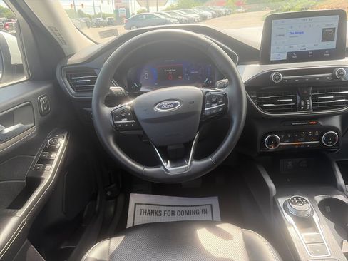 Used 2022 Ford Escape SEL w/ Technology Package FWD image 14