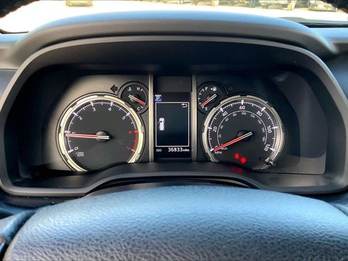 Used 2023 Toyota 4Runner TRD Off-Road Premium w/ Moonroof Package AWD/4WD image 26