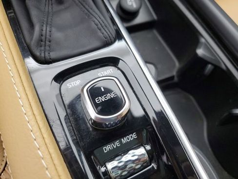 Used 2017 Volvo V90 T6 Cross Country image 32