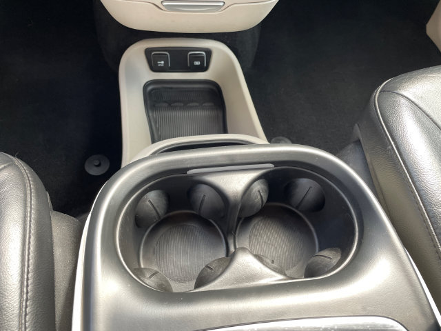 Used 2021 Chrysler Pacifica Touring-L FWD image 36