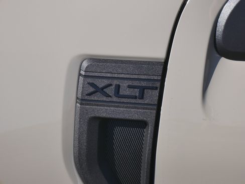 New 2025 Ford Maverick XLT w/ XLT Luxury Package image 15