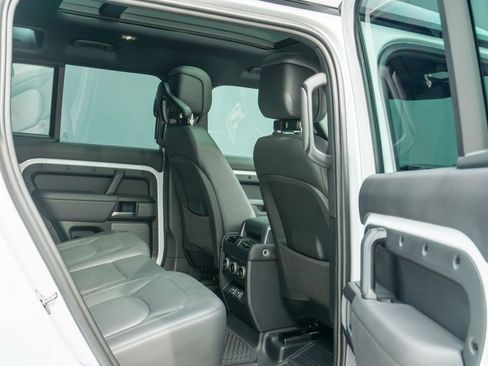 Used 2023 Land Rover Defender 110 image 48