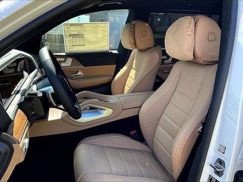 New 2026 Mercedes-Benz GLS 450 4MATIC image 9