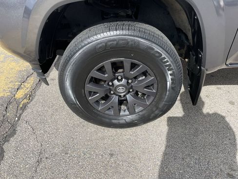 Used 2022 Toyota Tacoma SR5 image 9