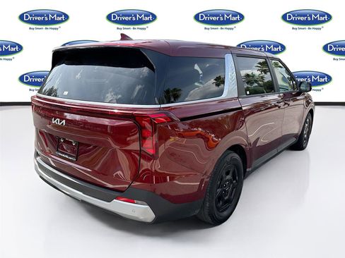 Used 2025 Kia Carnival FWD image 7