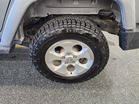 Used 2017 Jeep Wrangler Unlimited Sahara AWD/4WD image 40