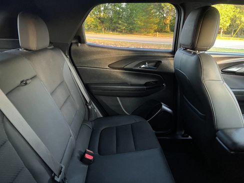 Used 2021 Chevrolet TrailBlazer RS w/ Technology Package image 12