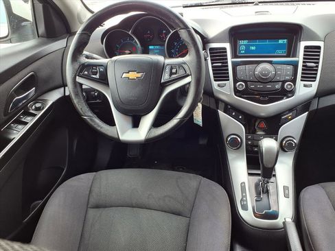 Used 2014 Chevrolet Cruze LT image 4