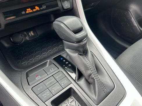 Certified 2025 Toyota RAV4 LE AWD/4WD image 22