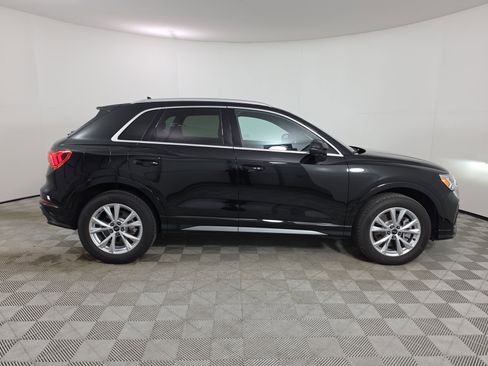 Certified 2025 Audi Q3 2.0T Premium Plus w/ Premium Plus Package AWD/4WD image 8