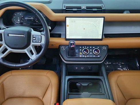 Used 2024 Land Rover Defender 110 SE image 38
